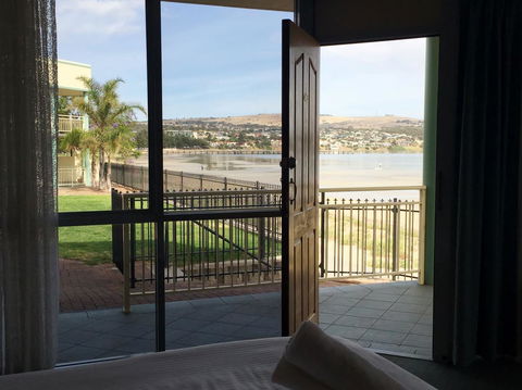 Hilton Beachfront Motel - Tourism Hervey Bay 18