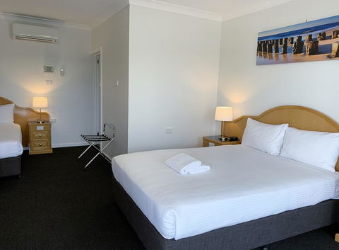 Hilton Beachfront Motel - Tourism Hervey Bay 2