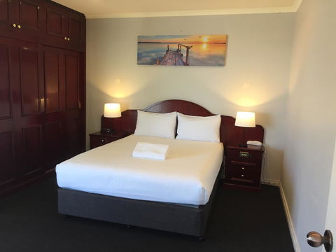 Hilton Beachfront Motel - Tourism Hervey Bay 8
