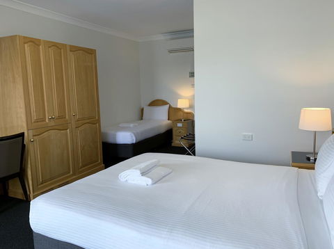Hilton Beachfront Motel - Tourism Hervey Bay 11