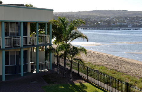 Hilton Beachfront Motel - Tourism Hervey Bay 40