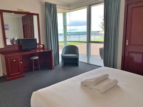 Hilton Beachfront Motel - Tourism Hervey Bay 14