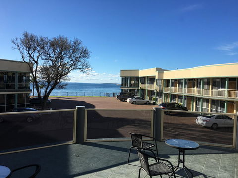 Hilton Beachfront Motel - Tourism Hervey Bay 22