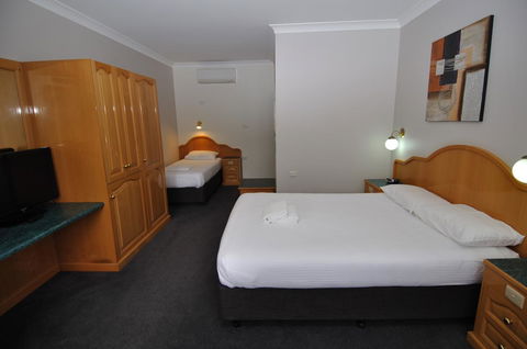 Hilton Beachfront Motel - Tourism Hervey Bay 36
