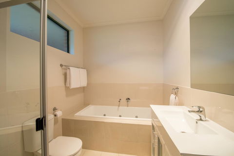 Clare Country Club - Tourism Hervey Bay 16