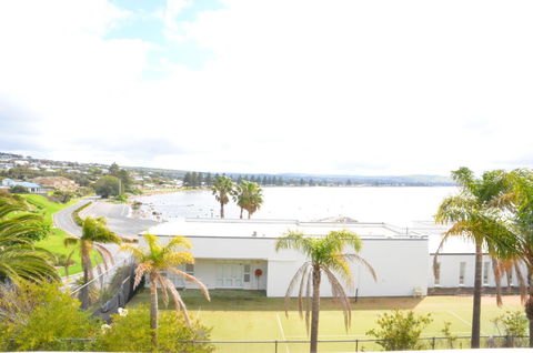The Bluff Resort Apartments - Tourism Hervey Bay 26