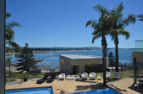 The Bluff Resort Apartments - Tourism Hervey Bay 13