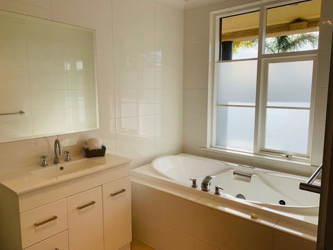 The Bluff Resort Apartments - Tourism Hervey Bay 3