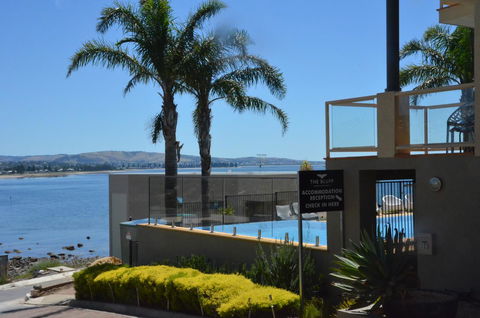 The Bluff Resort Apartments - Tourism Hervey Bay 12