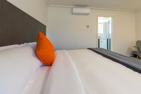 Mick O\'Sheas - Hervey Bay Accommodation 15