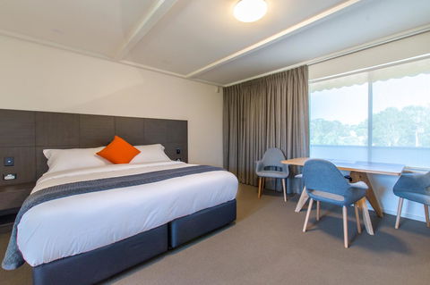 Mick O\'Sheas - Hervey Bay Accommodation 16