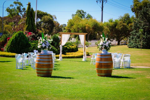 Mick O\'Sheas - Hervey Bay Accommodation 12