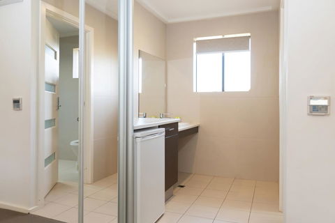 Mick O\'Sheas - Hervey Bay Accommodation 3