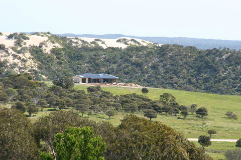 Almonta Park Lodge - Tourism Hervey Bay 0