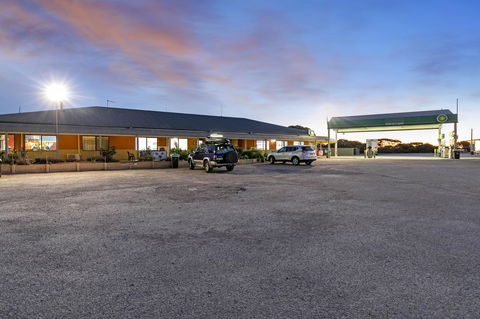 Border Village Roadhouse - Tourism Hervey Bay 2