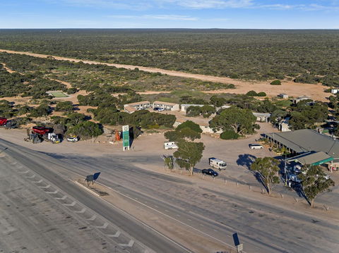 Border Village Roadhouse - Tourism Hervey Bay 21