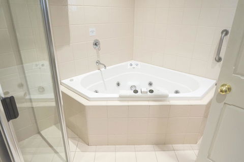 Serafino McLaren Vale - Hervey Bay Accommodation 7