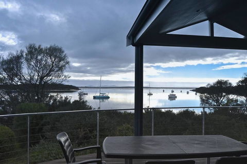 Rest A Shore Coffin Bay - Hervey Bay Accommodation 2