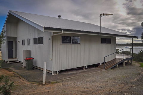 Rest A Shore Coffin Bay - Hervey Bay Accommodation 12