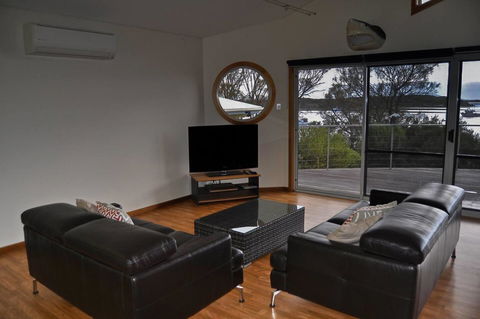 Rest A Shore Coffin Bay - Hervey Bay Accommodation 4