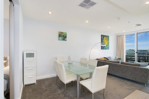 Beachside Luxury & Comfort, Ocean Views In Glenelg - Hervey Bay Accommodation 11
