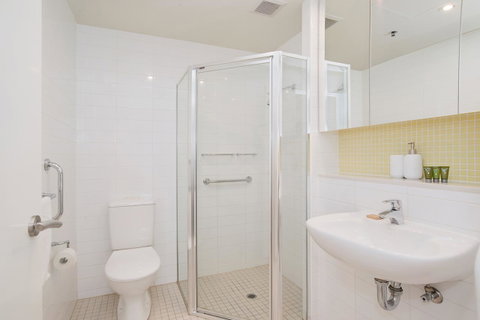 Beachside Luxury & Comfort, Ocean Views In Glenelg - Hervey Bay Accommodation 21
