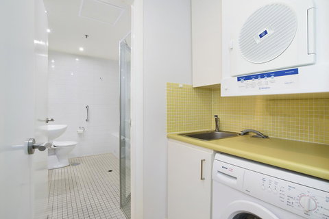 Beachside Luxury & Comfort, Ocean Views In Glenelg - Hervey Bay Accommodation 20