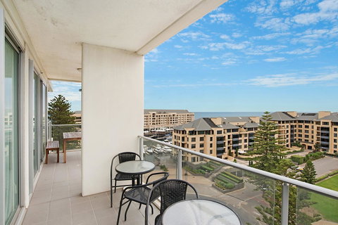 Beachside Luxury & Comfort, Ocean Views In Glenelg - Hervey Bay Accommodation 2