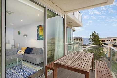 Beachside Luxury & Comfort, Ocean Views In Glenelg - Hervey Bay Accommodation 1