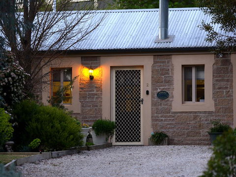 Riesling Trail & Clare Valley Cottages - Hervey Bay Accommodation 4