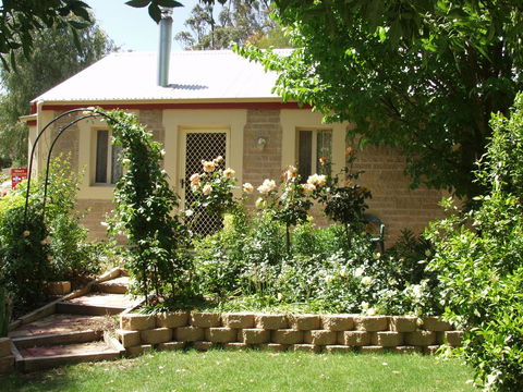 Riesling Trail & Clare Valley Cottages - Hervey Bay Accommodation 3
