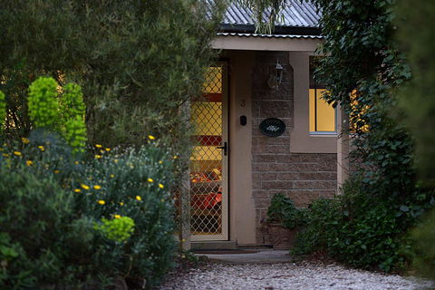 Riesling Trail & Clare Valley Cottages - Hervey Bay Accommodation 1