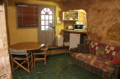 The Underground Motel - Hervey Bay Accommodation 1