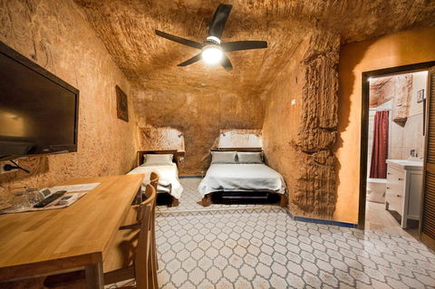 The Underground Motel - Hervey Bay Accommodation 9
