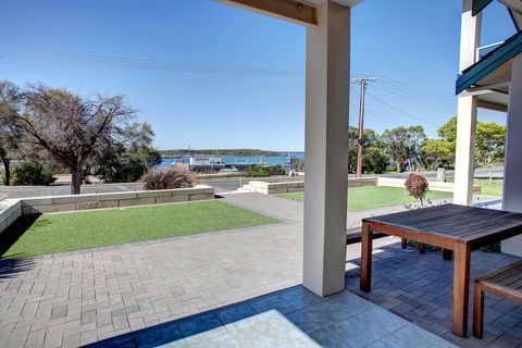 Bay Bliss - Hervey Bay Accommodation 1