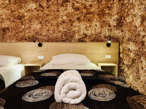 The Lookout Cave Underground Motel - Hervey Bay Accommodation 2