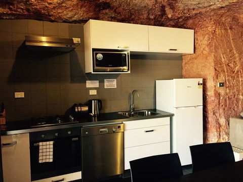 The Lookout Cave Underground Motel - Hervey Bay Accommodation 29