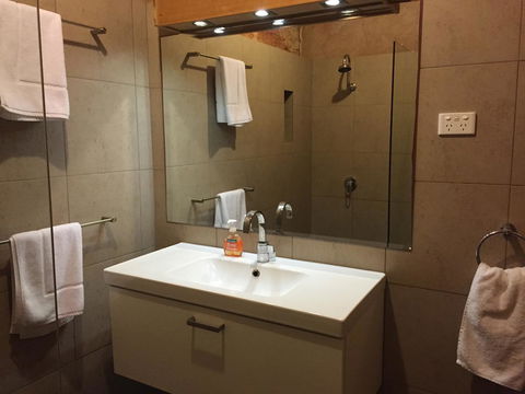 The Lookout Cave Underground Motel - Hervey Bay Accommodation 30