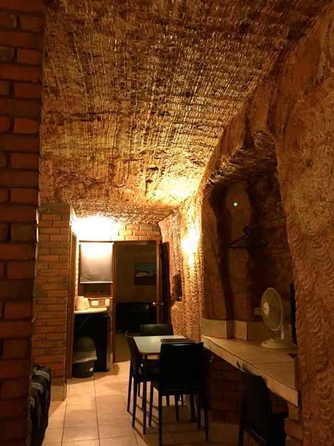 The Lookout Cave Underground Motel - Hervey Bay Accommodation 19