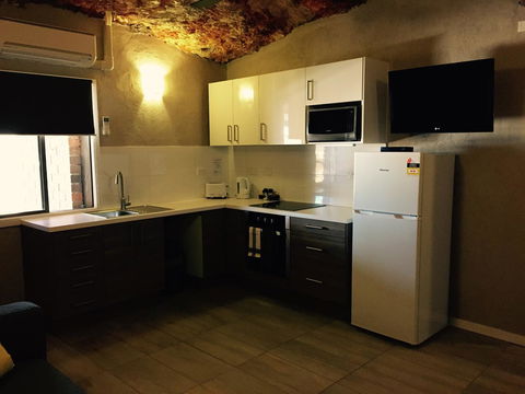 The Lookout Cave Underground Motel - Hervey Bay Accommodation 41