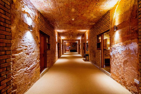 The Lookout Cave Underground Motel - Hervey Bay Accommodation 7