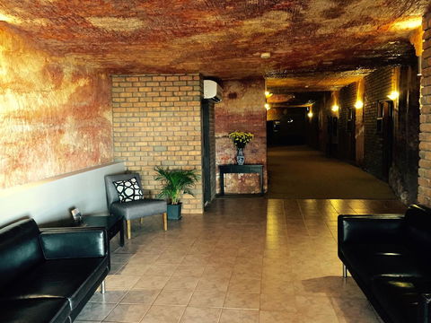 The Lookout Cave Underground Motel - Hervey Bay Accommodation 18