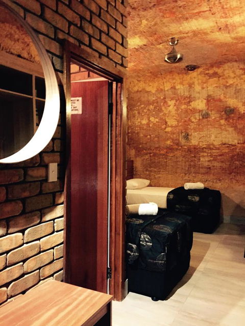 The Lookout Cave Underground Motel - Hervey Bay Accommodation 37