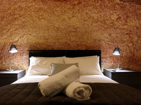 The Lookout Cave Underground Motel - Hervey Bay Accommodation 9