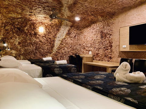 The Lookout Cave Underground Motel - Hervey Bay Accommodation 5