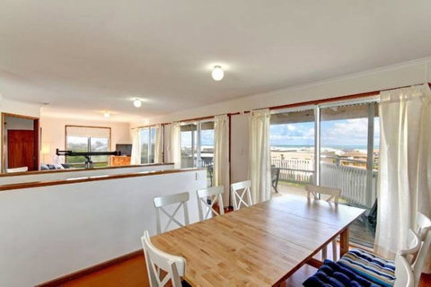 SeaWatch-Sea Views - Hervey Bay Accommodation 10