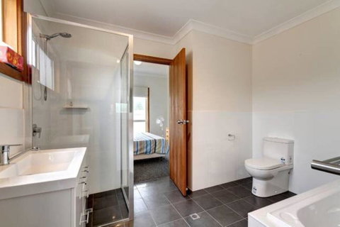 SeaWatch-Sea Views - Hervey Bay Accommodation 8