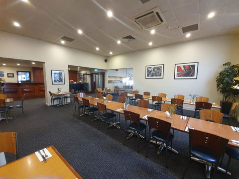 Pier Hotel Port Lincoln - Hervey Bay Accommodation 9