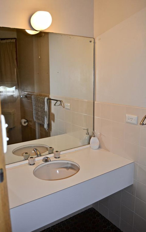 Dolphinview - Hervey Bay Accommodation 8