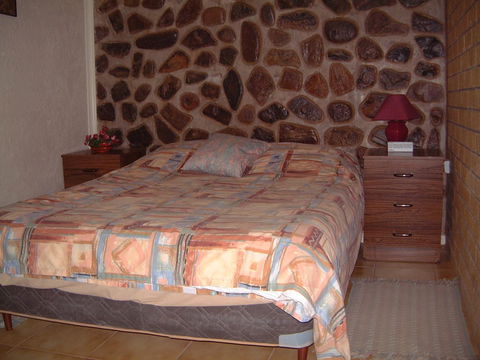 Radeka Downunder Underground Motel - Tourism Hervey Bay 8